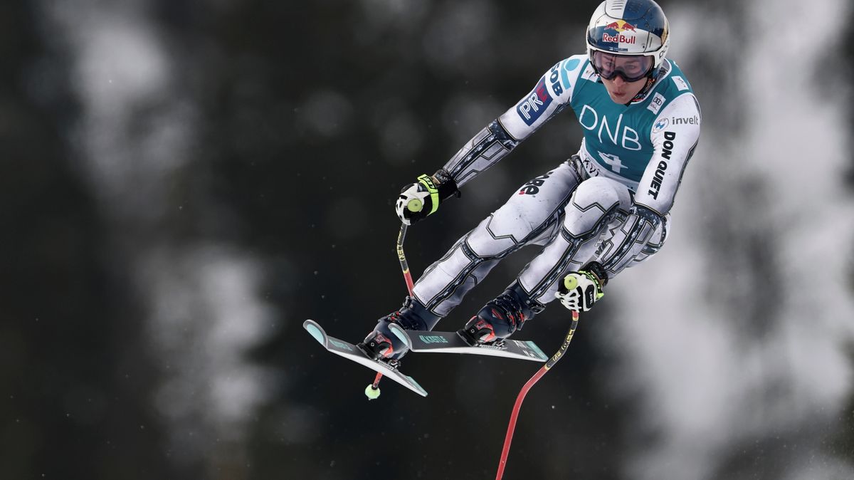 Ledecká zatínala pěst. Ve sjezdu vedla, nakonec se vešla do elitní desítky